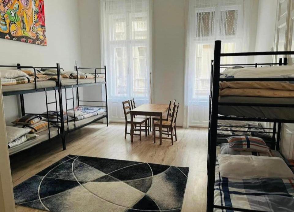 Doxie Rooms And Beds Boedapest Buitenkant foto